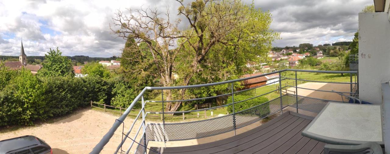 Apartament Le Panoramic Bains-les-Bains Zewnętrze zdjęcie